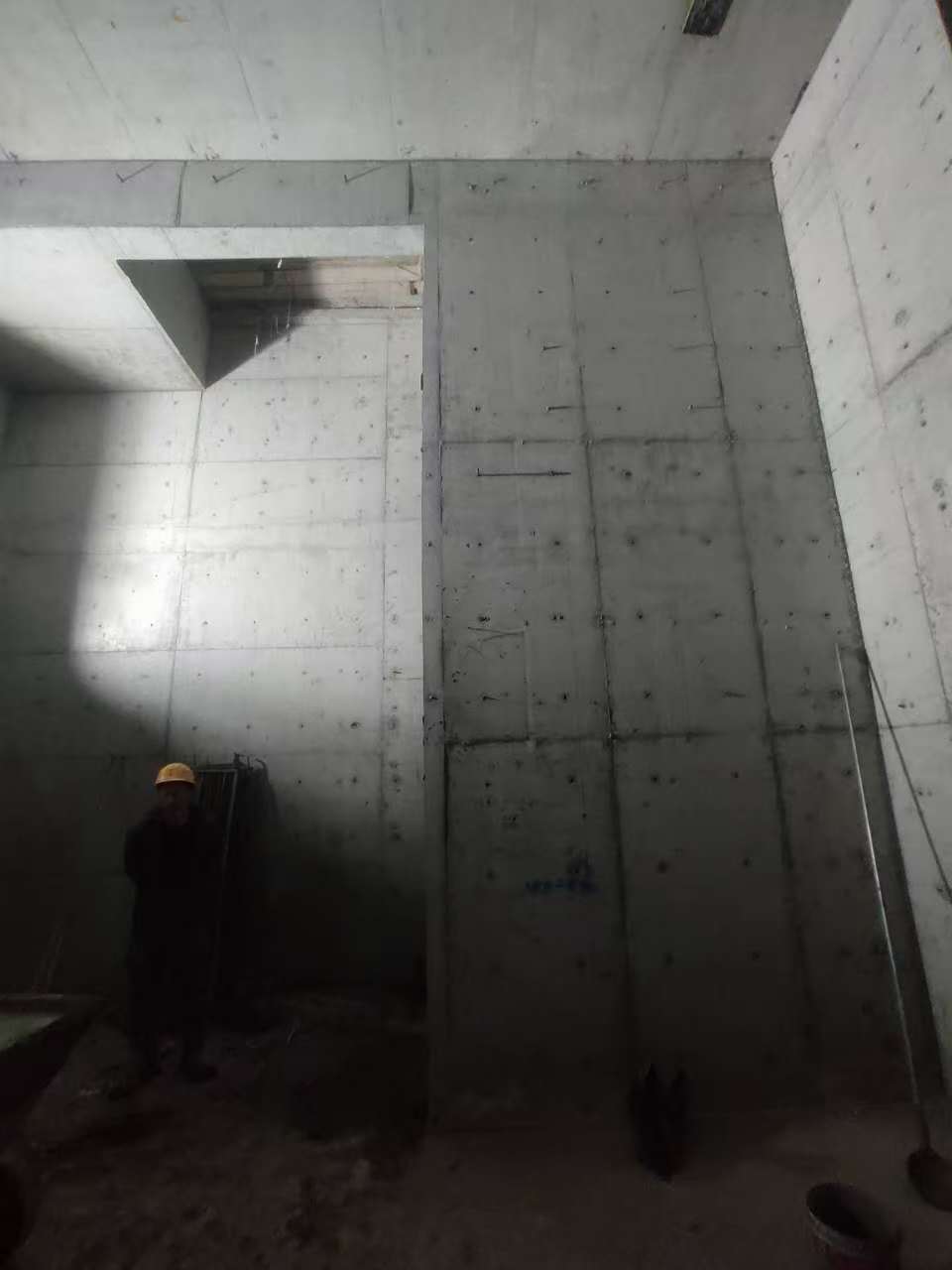渠县墙上开槽钢筋断了有影响吗